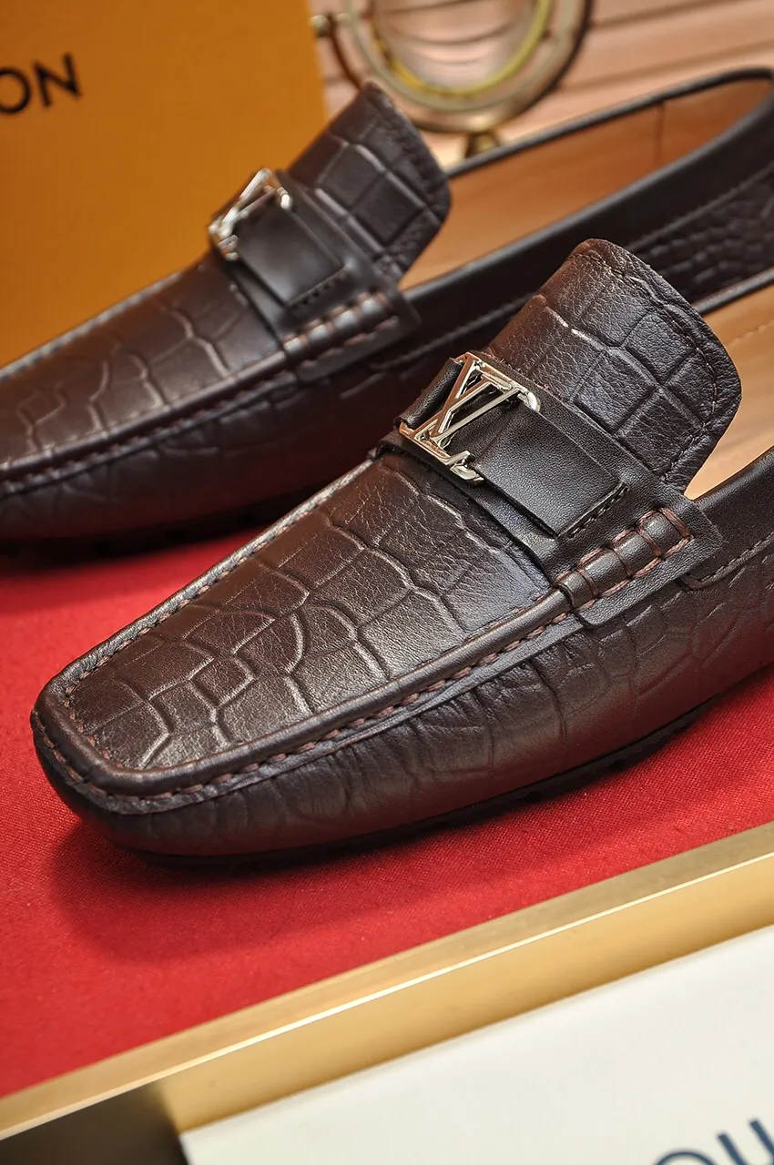 Men's men's shoes 💰420💶 [LV Doudou shoes] (water-dyed cowhide lining) new model is on the market, available on the official website. The new Doudou shoes are processed into single-color materials, and the uppers are made of imported horsehide leather. The body of the shoe is fully hemmed with mark thread, and is lined with imported original cowhide leather. The elegant shoe shape is super suitable for all-matching, and the size is 38-44.